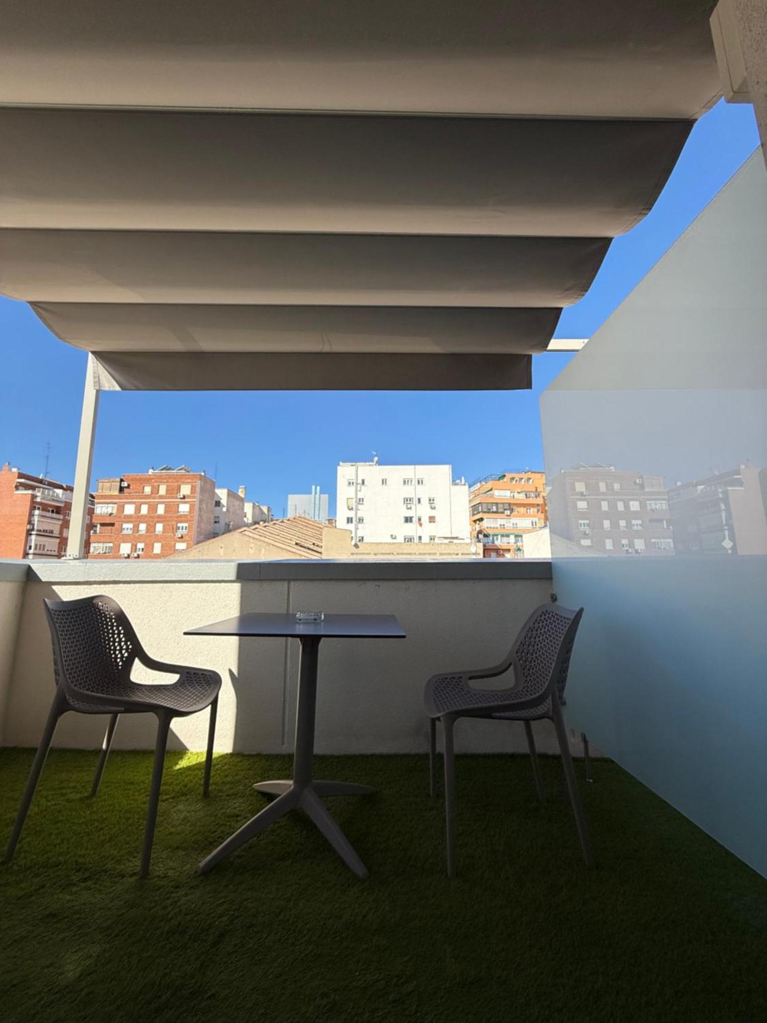 Tetuan Places Madrid Exteriör bild